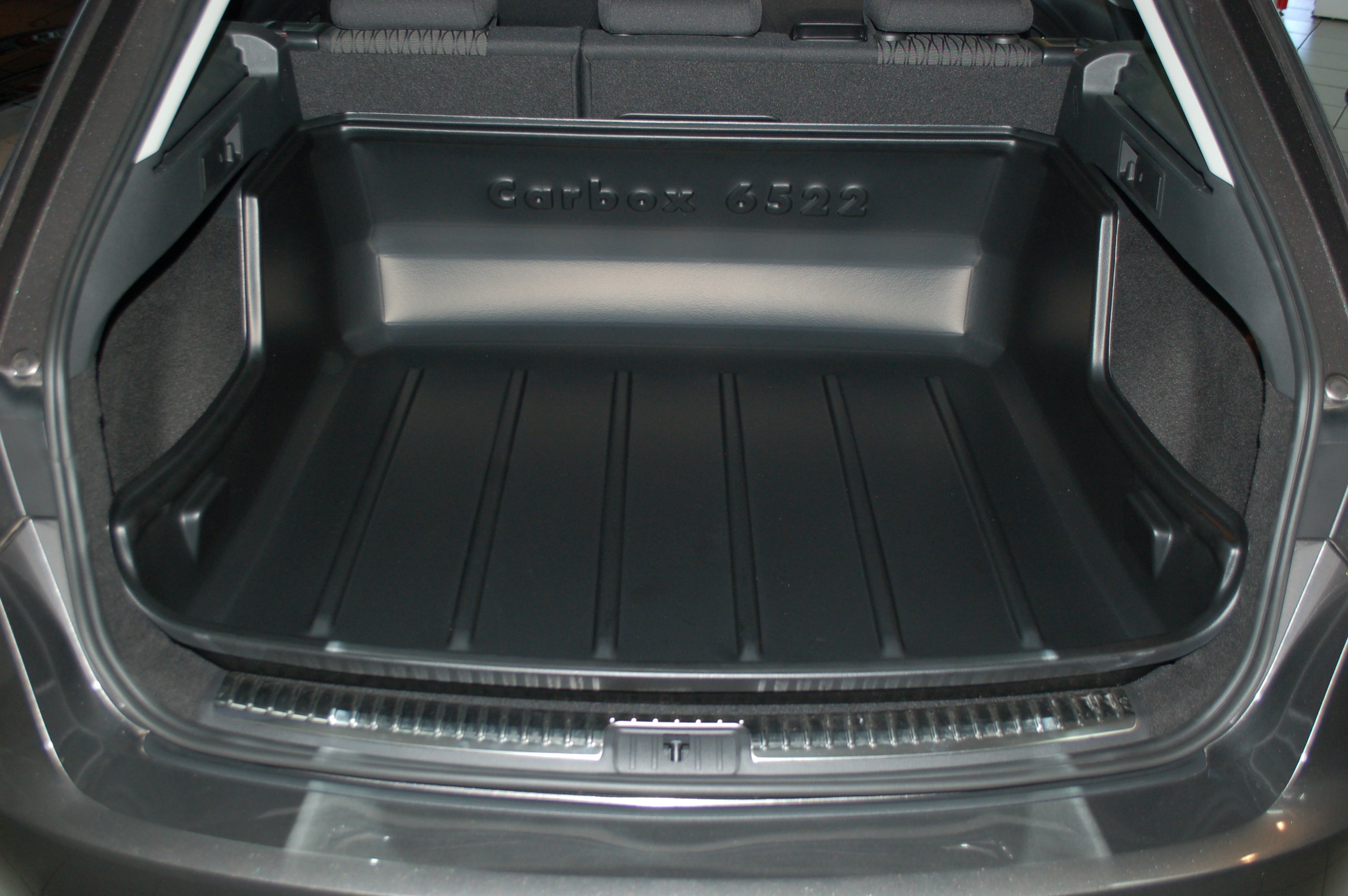 Carbox CLASSIC Kofferraumwanne für Seat Leon 5F ST mit hohem Ladeboden  11/13